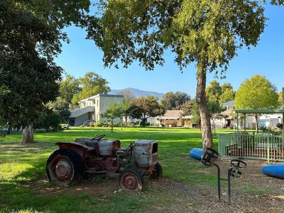 הוילה אכסניית כפר בלום- בית שיאון מראה חיצוני תמונה