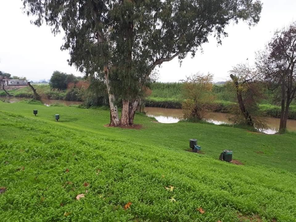 הוילה אכסניית כפר בלום- בית שיאון מראה חיצוני תמונה